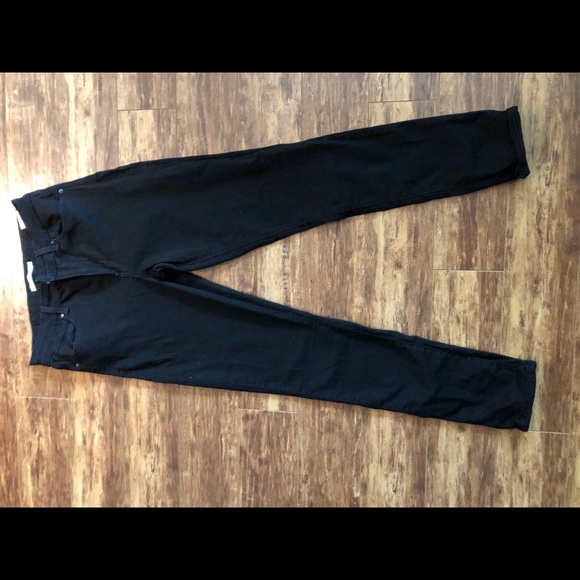 Women’s Levi’s black jeans - Picture 1 of 3